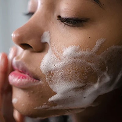 روش پاکسازی مضاعف (دوگانه) پوست چیست؟